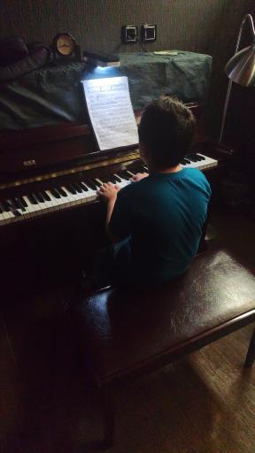عکس آکادمی پیانوی تیام