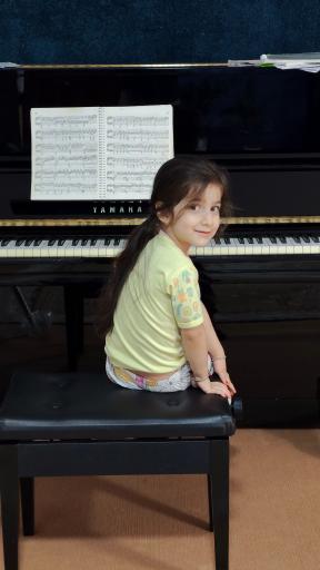 عکس آکادمی موسیقی برزگر