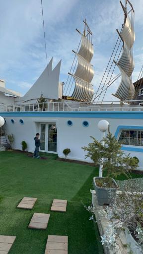 عکس کافه رستوران کشتی سفید