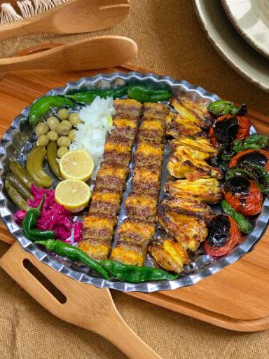 عکس باغ رستوران خاتون