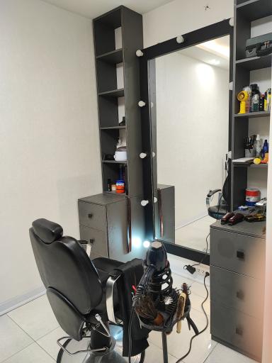 سالن آرایشگاه مردانه هادان