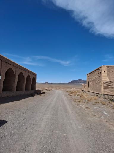 عکس کاروانسرای نیستانک