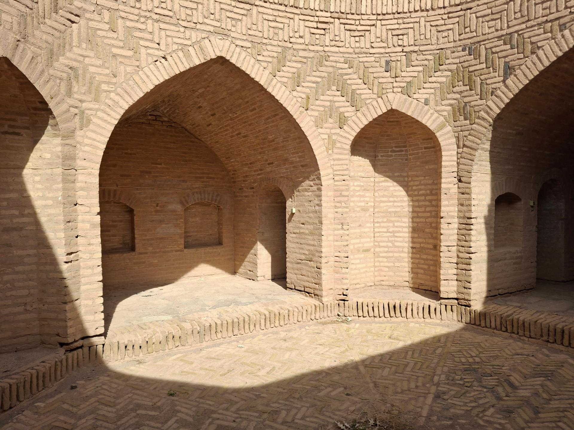 عکس کاروانسرای نیستانک