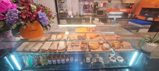 عکس کافه پیتزریا فیاما