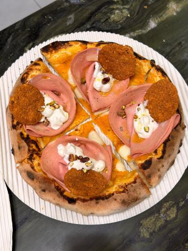 عکس کافه پیتزریا فیاما