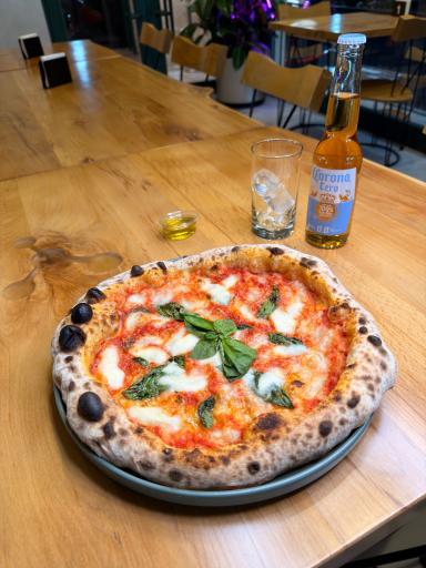 عکس کافه پیتزریا فیاما