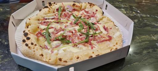 عکس کافه پیتزریا فیاما