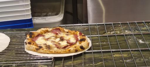 عکس کافه پیتزریا فیاما