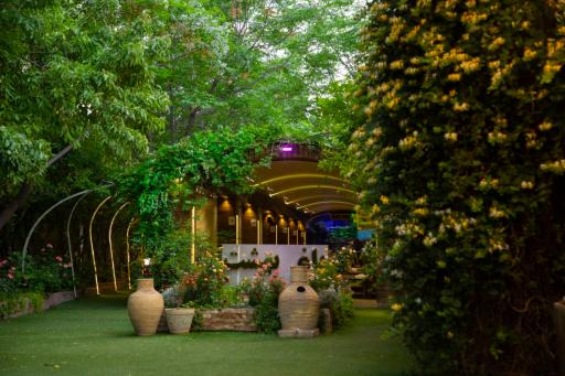 عکس رستوران باغ بهشت