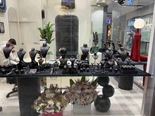 عکس طلافروشی اورامیر