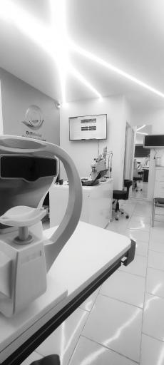 کلینیک معاینه چشم دکتر مهرداد صادقی