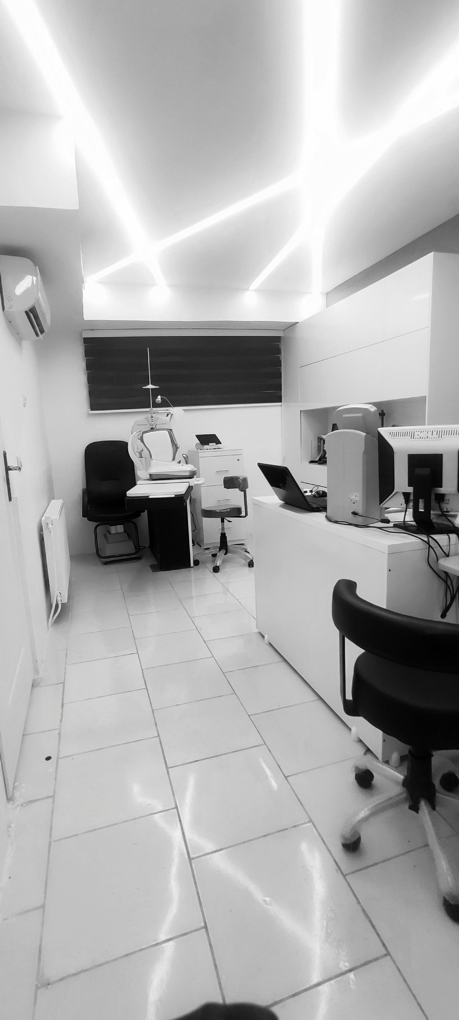 عکس کلینیک معاینه چشم دکتر مهرداد صادقی