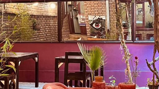 عکس کافه گالری خانه ژُ