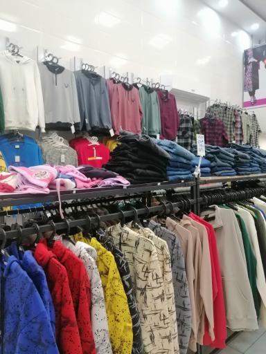 پوشاک یزدباف شعبه آزادشهر 