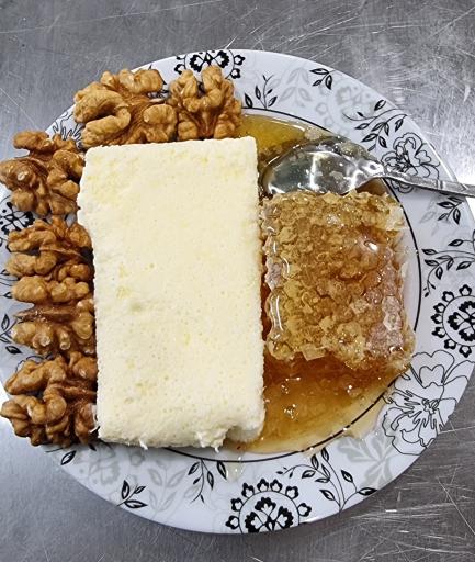 صبحانه سرای عمو صفر