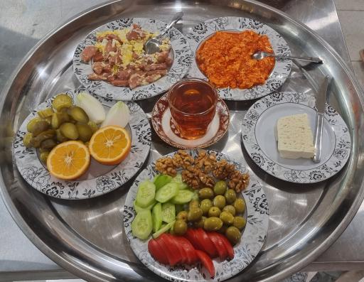 صبحانه سرای عمو صفر