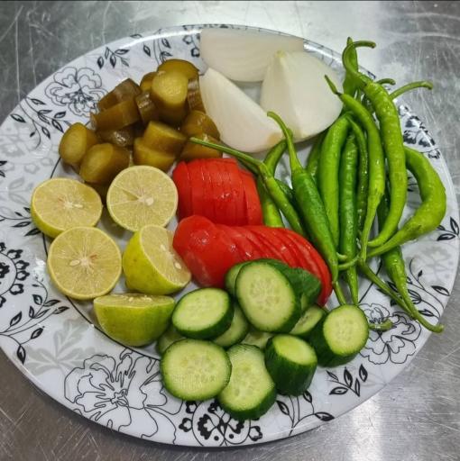 صبحانه سرای عمو صفر