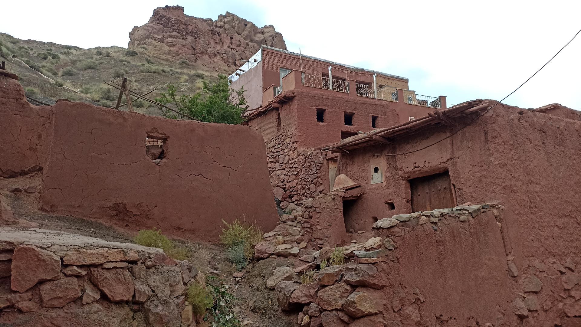 عکس قلعه پایین ده (هرده)