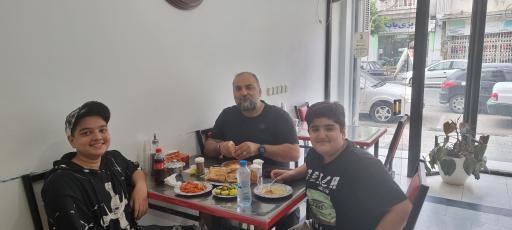 عکس صبحانه سرای عمو صفر