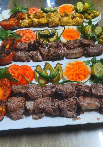 عکس رستوران جنگل شیشه ای