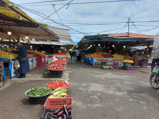 عکس بازارچه میوه و تره بار چمران