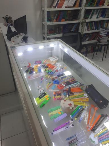 عکس کتابفروشی ملک