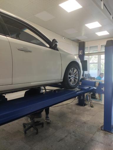 عکس تعمیرگاه تخصصی غلامرضا دنیادیده