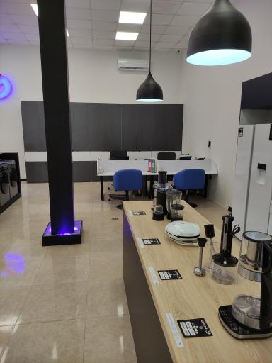 عکس فروشگاه مرکزی مادیران