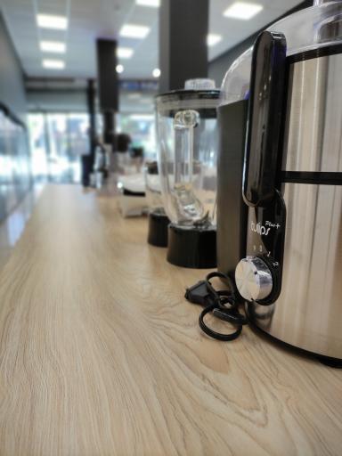 عکس فروشگاه مرکزی مادیران