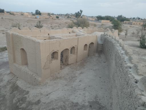 عکس قلعه بمپور