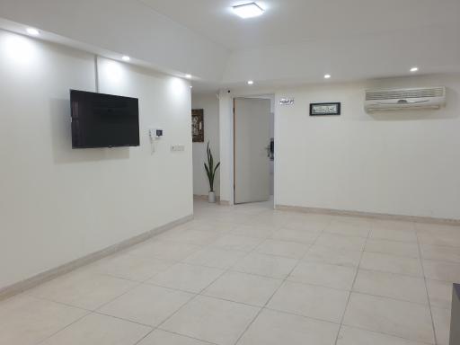 عکس شنوایی سنجی و تجویز سمعک آسمان اهواز