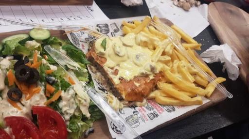 عکس برگر کلاب (شعبه شهران)