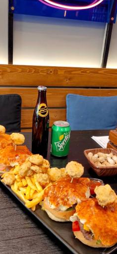 عکس برگر کلاب (شعبه شهران)