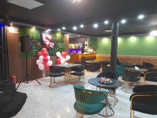 رستوران باغ بالا