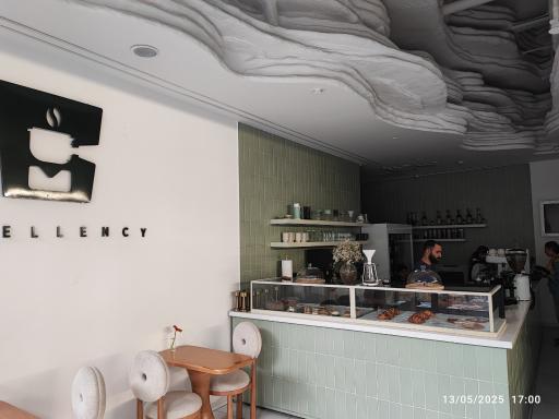 عکس کافه عالیجناب 