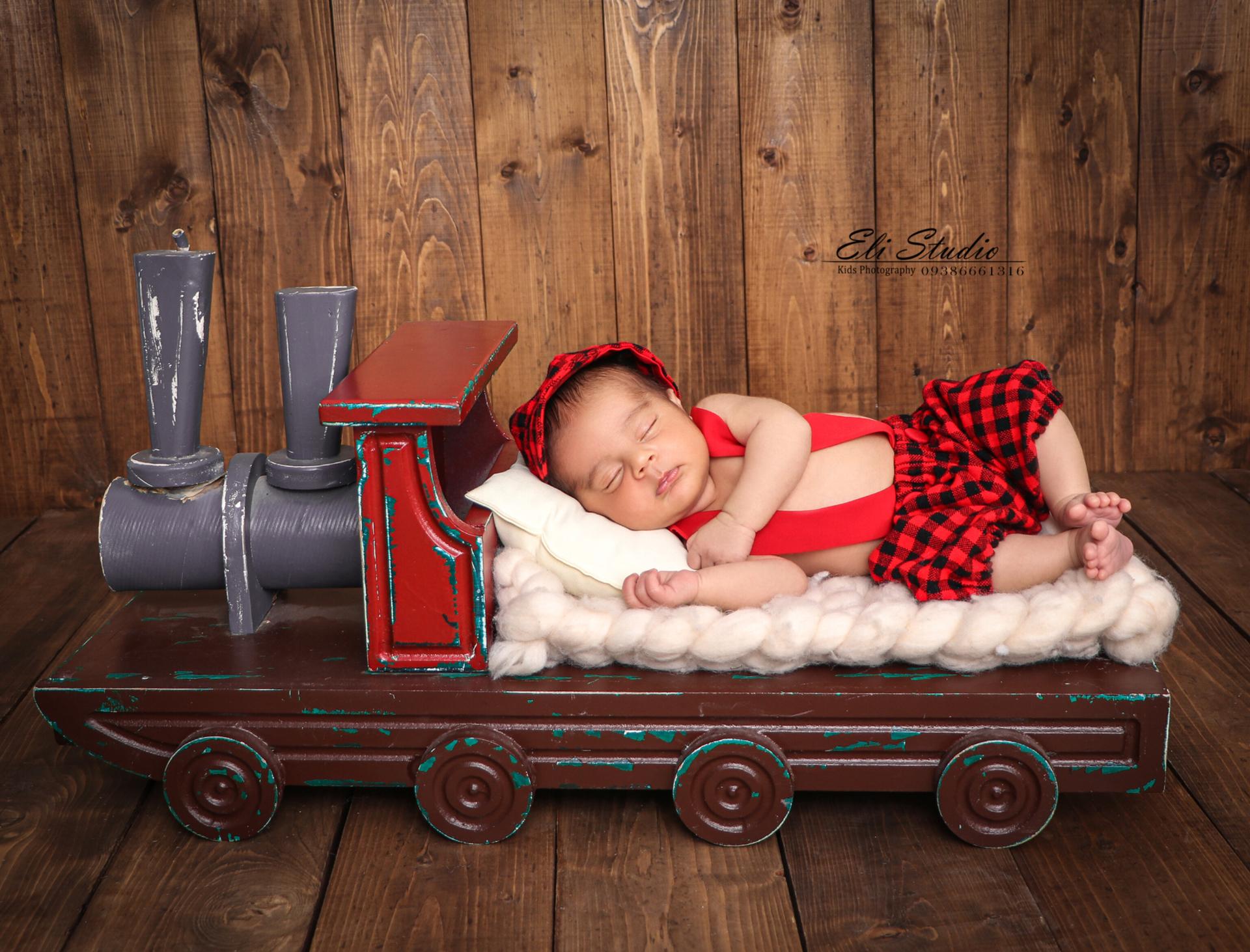 عکس آتلیه عکاسی تخصصی نوزاد و کودک الی