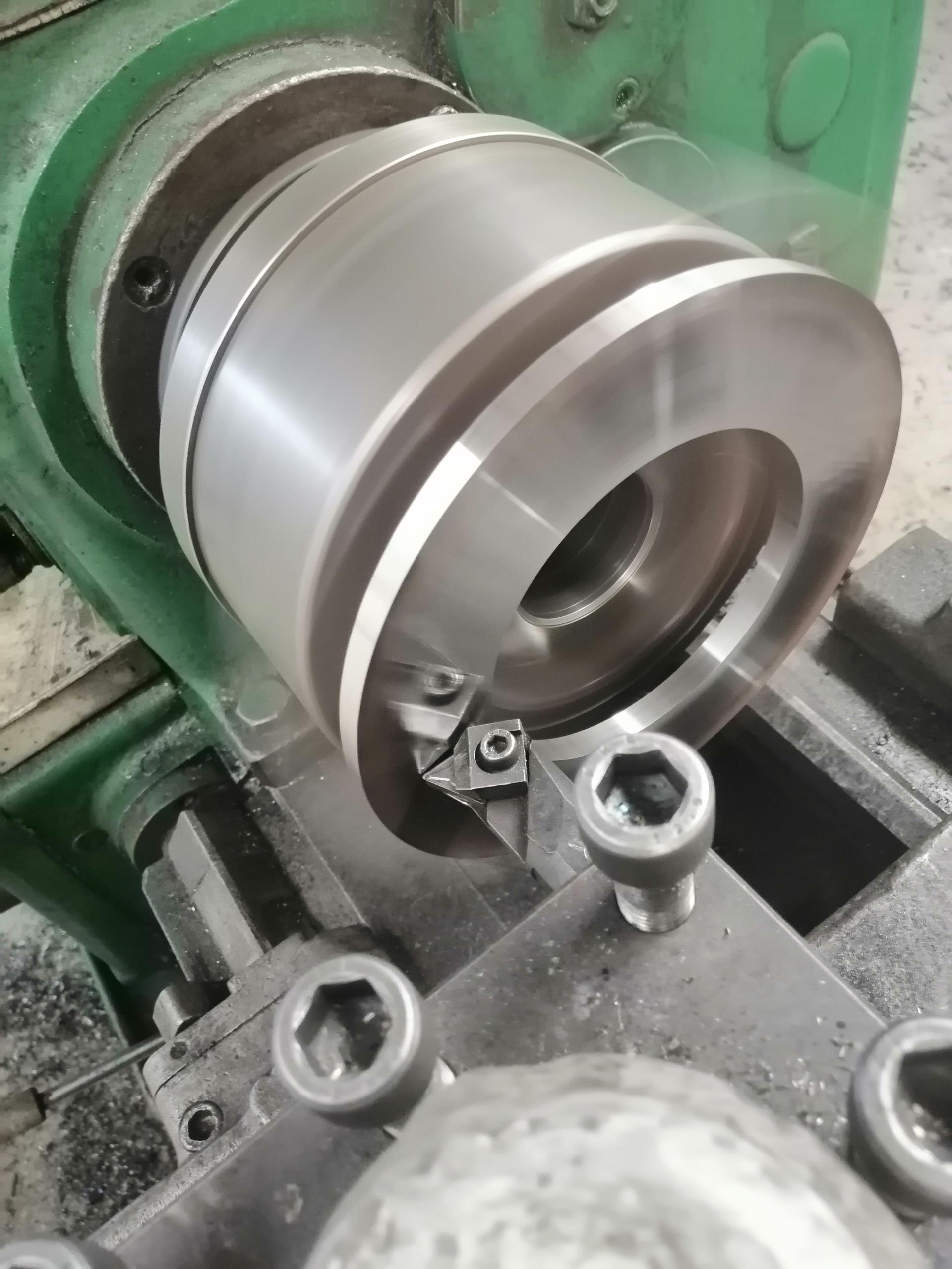 عکس ماشین سازی چگینی