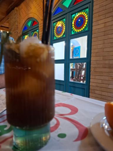 رستوران سنتی عمارت والا