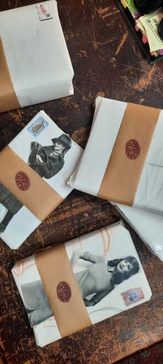 عکس کتابفروشی امید