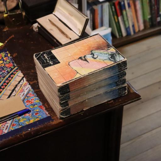 عکس کتابفروشی امید