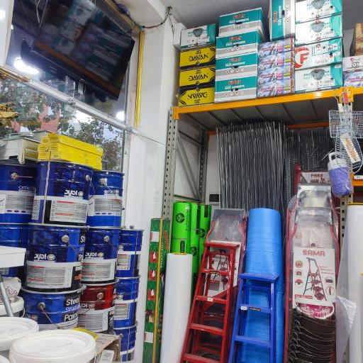 عکس رنگ و ابزار رضا