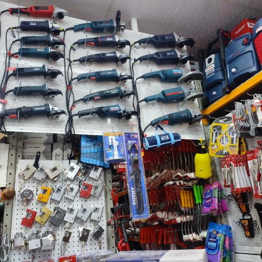 رنگ و ابزار رضا