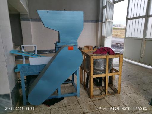 عکس خرید و فروش ماشین آلات تزریق پلاستیک اقبالی 