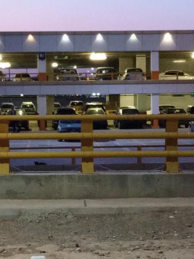 عکس پارکینگ طبقاتی فرودگاه