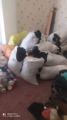 عکس پارچه فروشی کیلویی دیبا