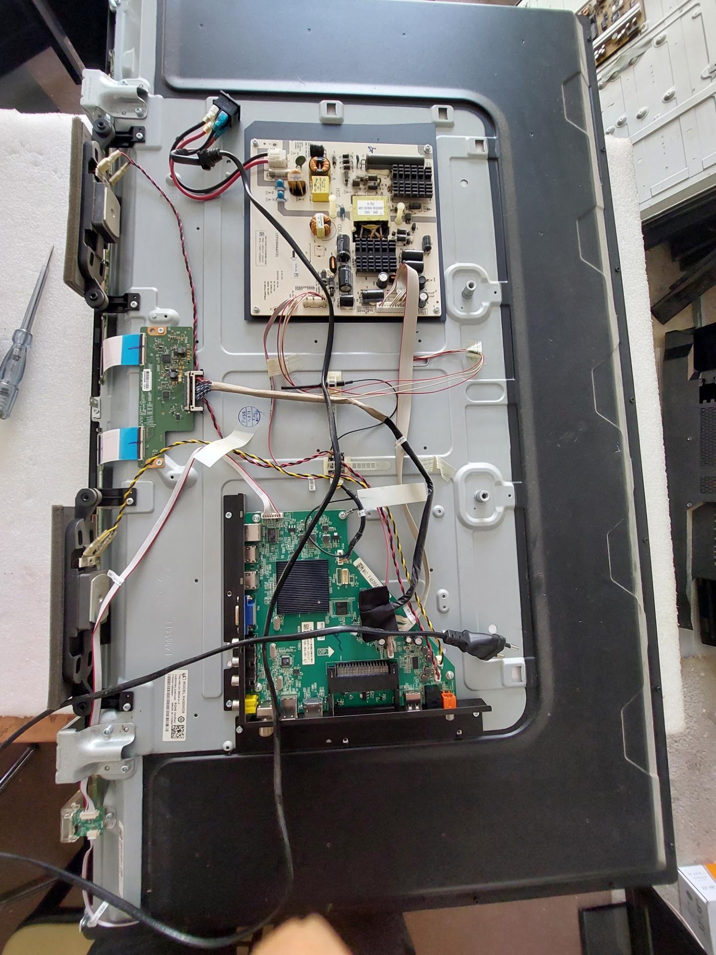 عکس تعمیرات تلویزیون آوان الکترونیک 