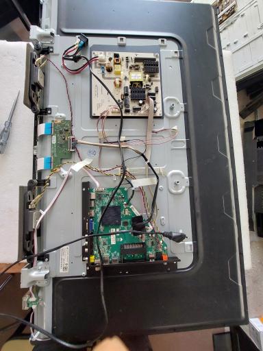 عکس تعمیرات تلویزیون آوان الکترونیک 