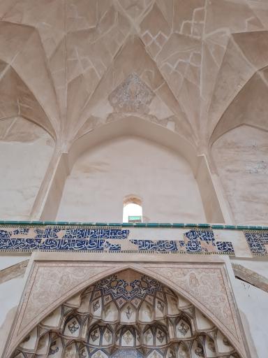عکس مسجد تاریخی نقشینه