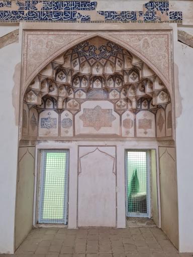 عکس مسجد تاریخی نقشینه