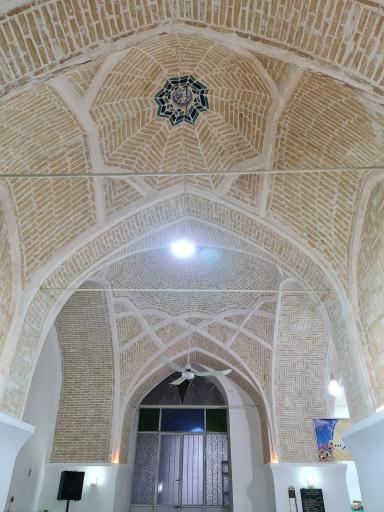 عکس مسجد تاریخی نقشینه
